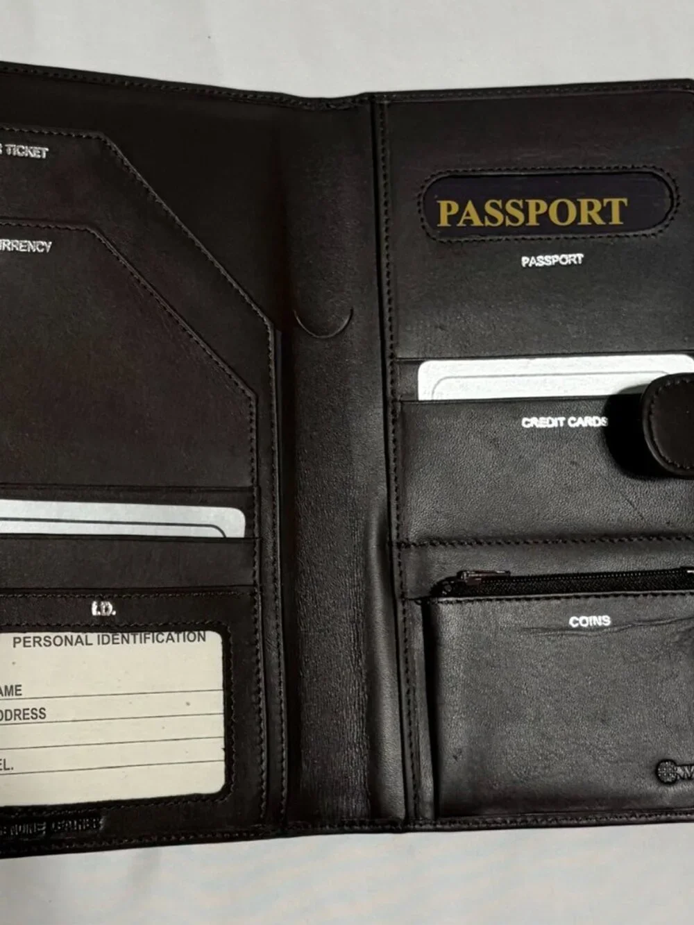 NWT WINN 6470 Cowhide Nappa Leather Passport Travel Organizer Wallet